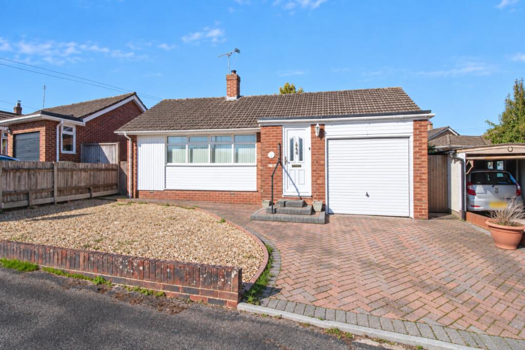 Main image of property: Larchfield Way, Horndean, PO8 9HE