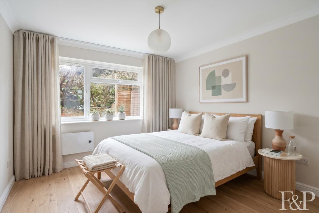 Apartment in Maidenhead, St Marks - More