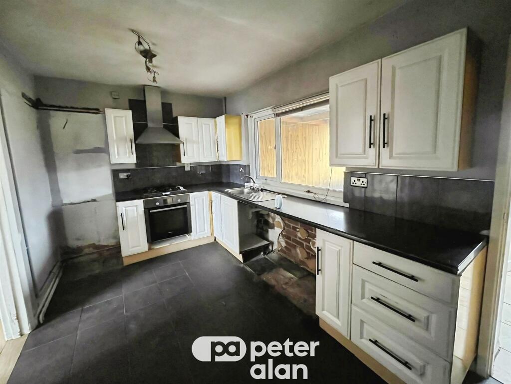 Glanymor Street, Briton Ferry, Neath photo 3