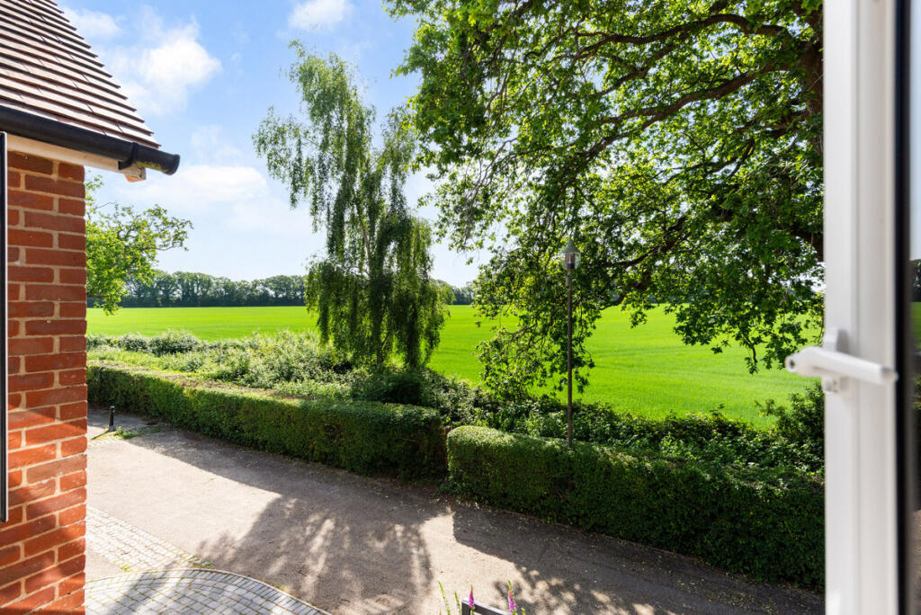 House in Winchester, Wickham - View 4