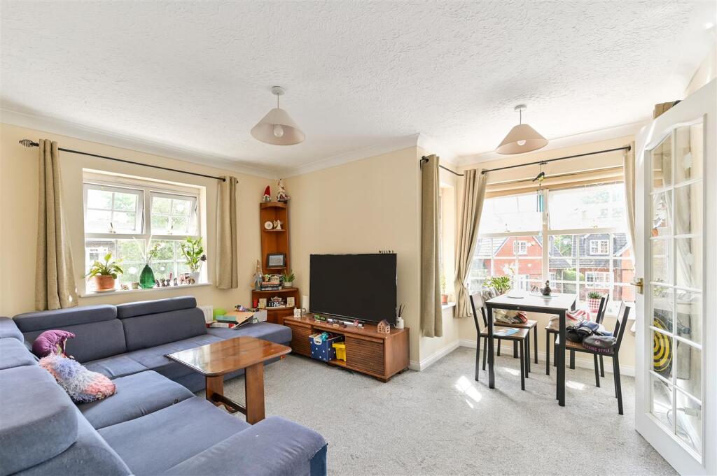 Apartment in Reading - View 2