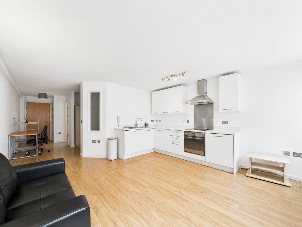 Apartment in Nottingham, Nottinghamshire - View 4