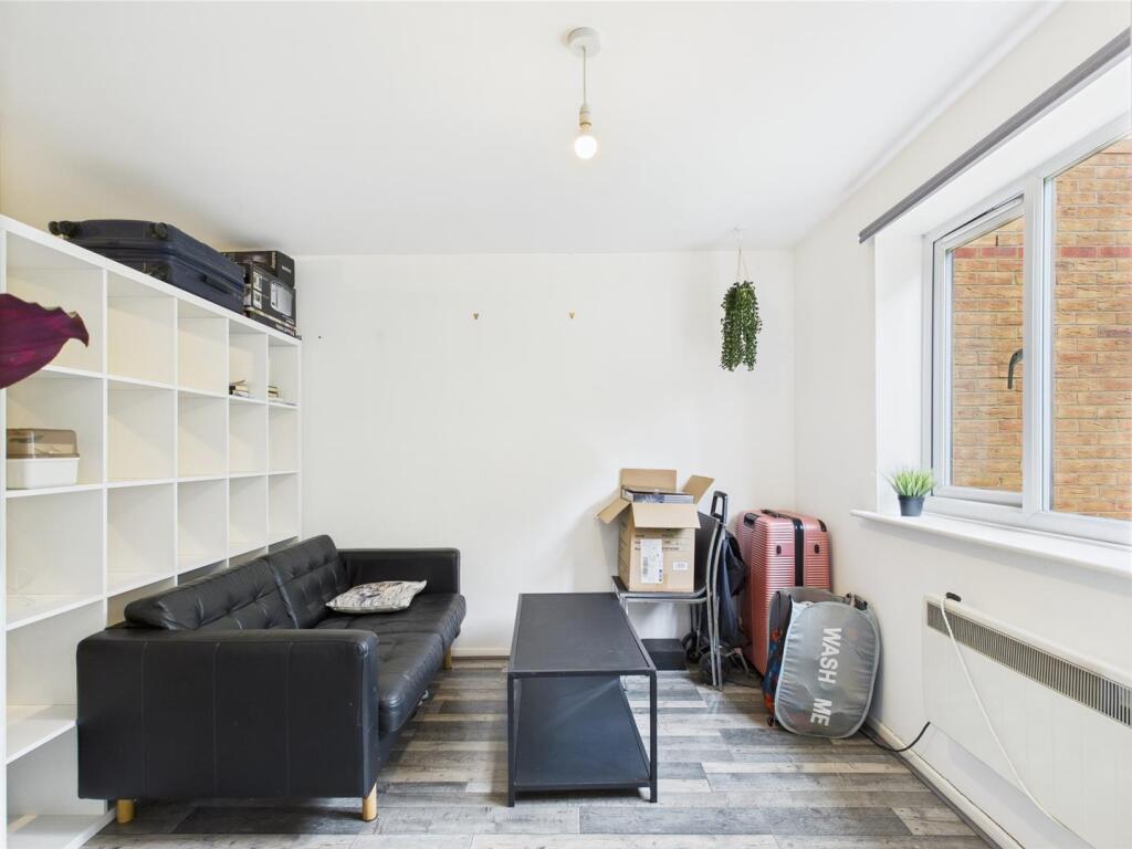 Apartment in London - View 3
