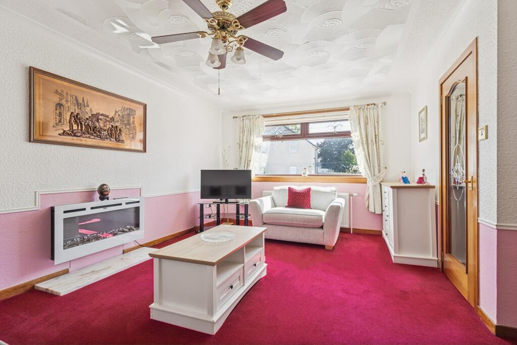 Main image of property: 17 George Street, Grangemouth, FK3