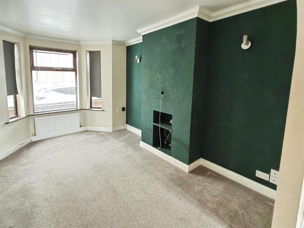 House in East Suffolk, Lowestoft - More
