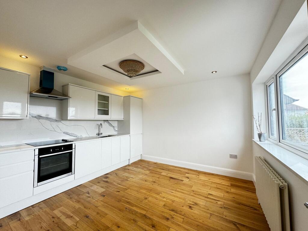 Main image of property: 33 Gascoigne Road, New Addington, CR0