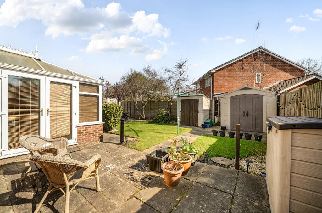 Eddington Road, Bracknell, Berkshire photo 4