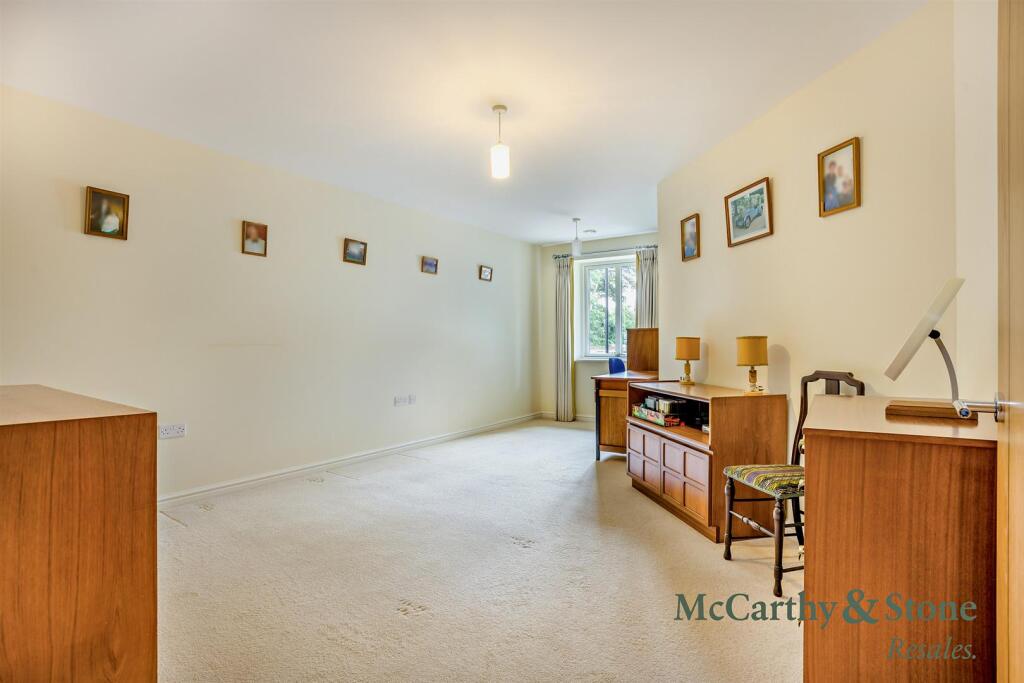 Apartment in Salisbury - More