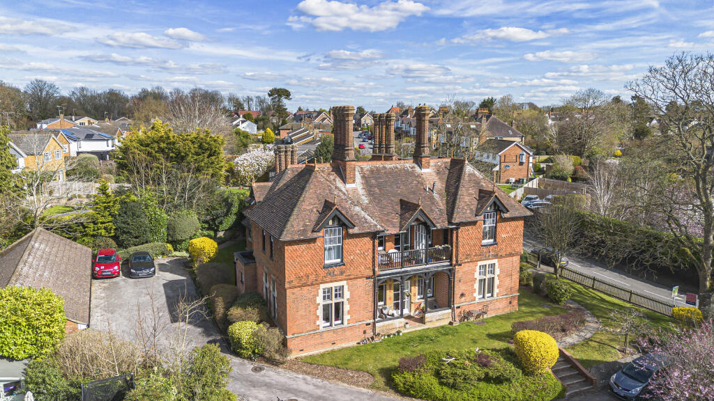 Additional image 20 of Akrill House, Hollybush Lane, Harpenden, Hertfordshire