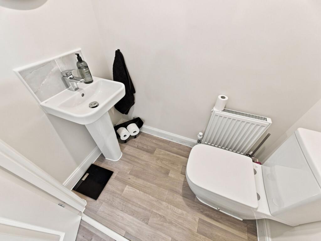 House in Bassetlaw, Worksop - More