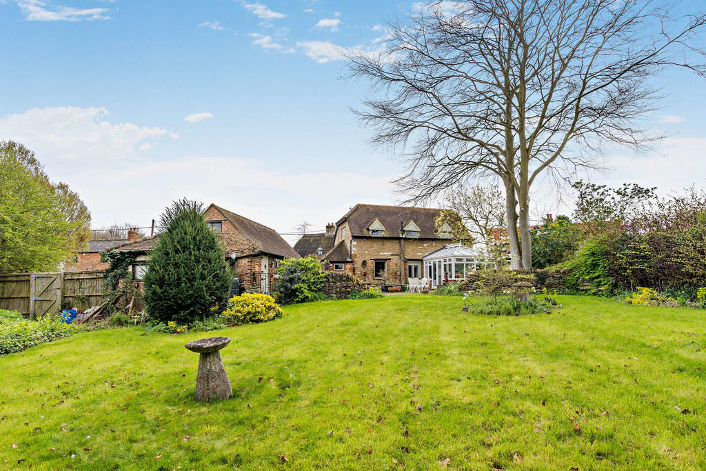 Main image of property: Chiltern View, Tetsworth, Thame