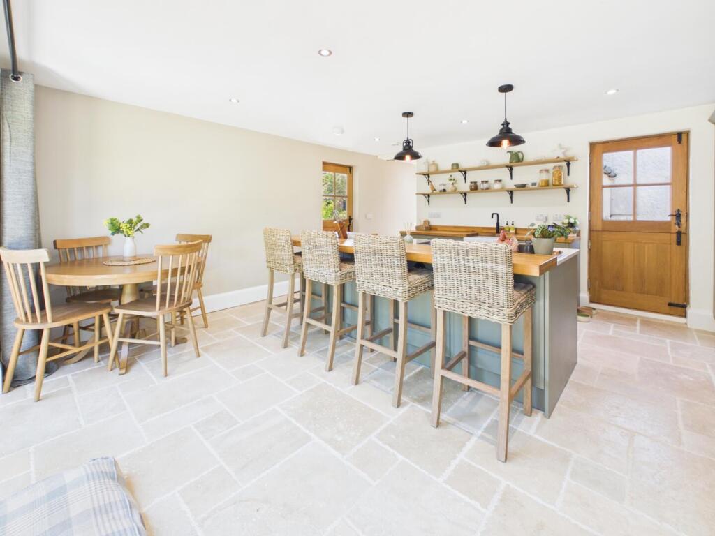 House in Lincoln - View 5