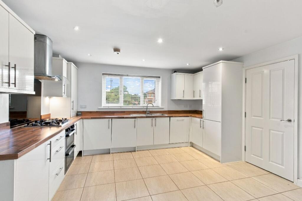 Booth Holme Close,  photo 3