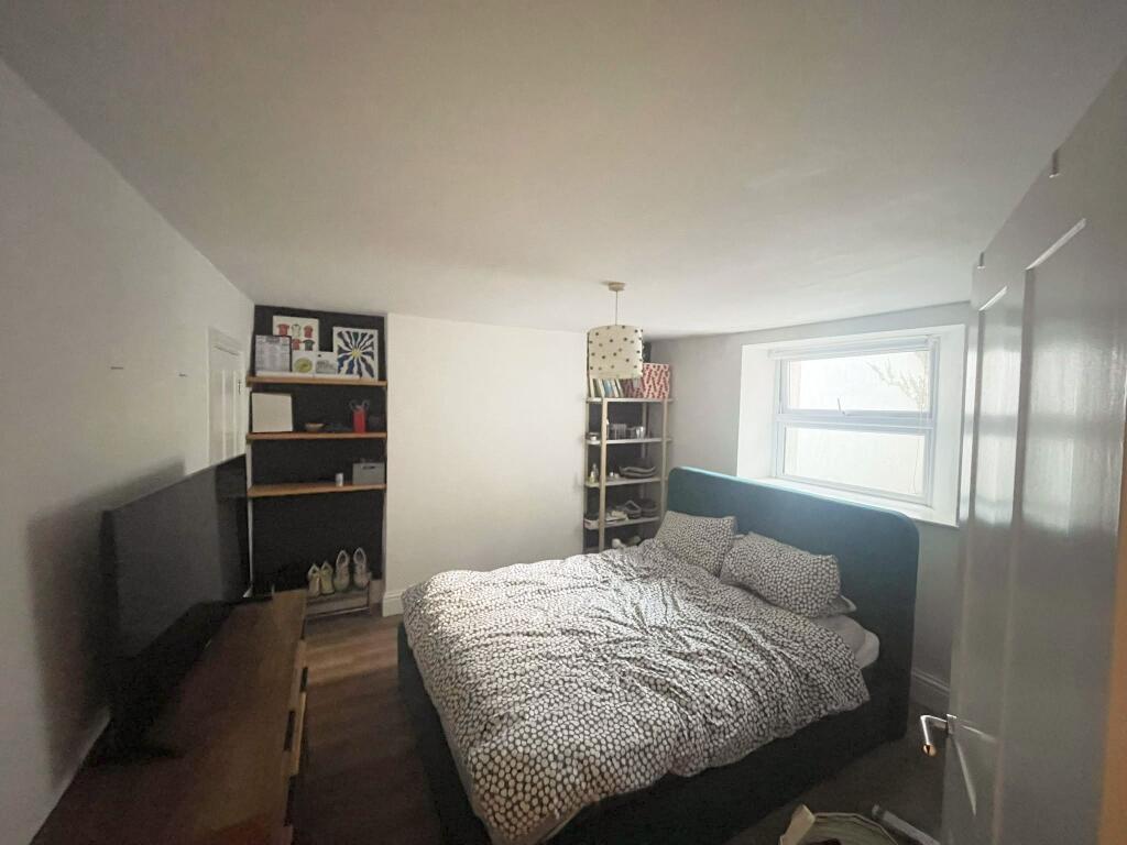 Apartment in Bristol - View 5