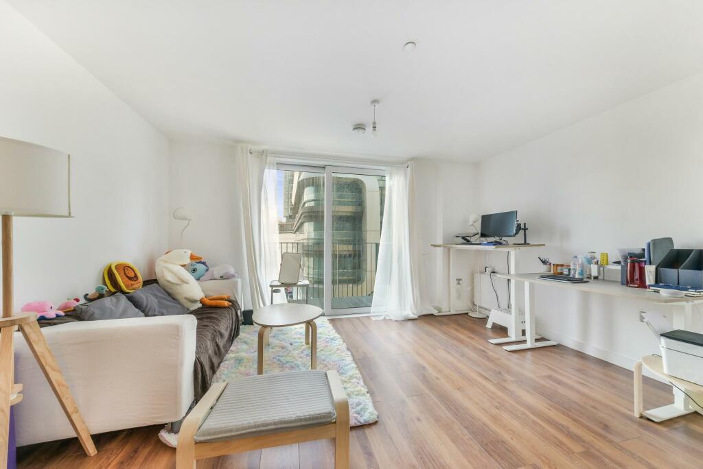 Apartment in London, St Luke's, Finsbury - View 2