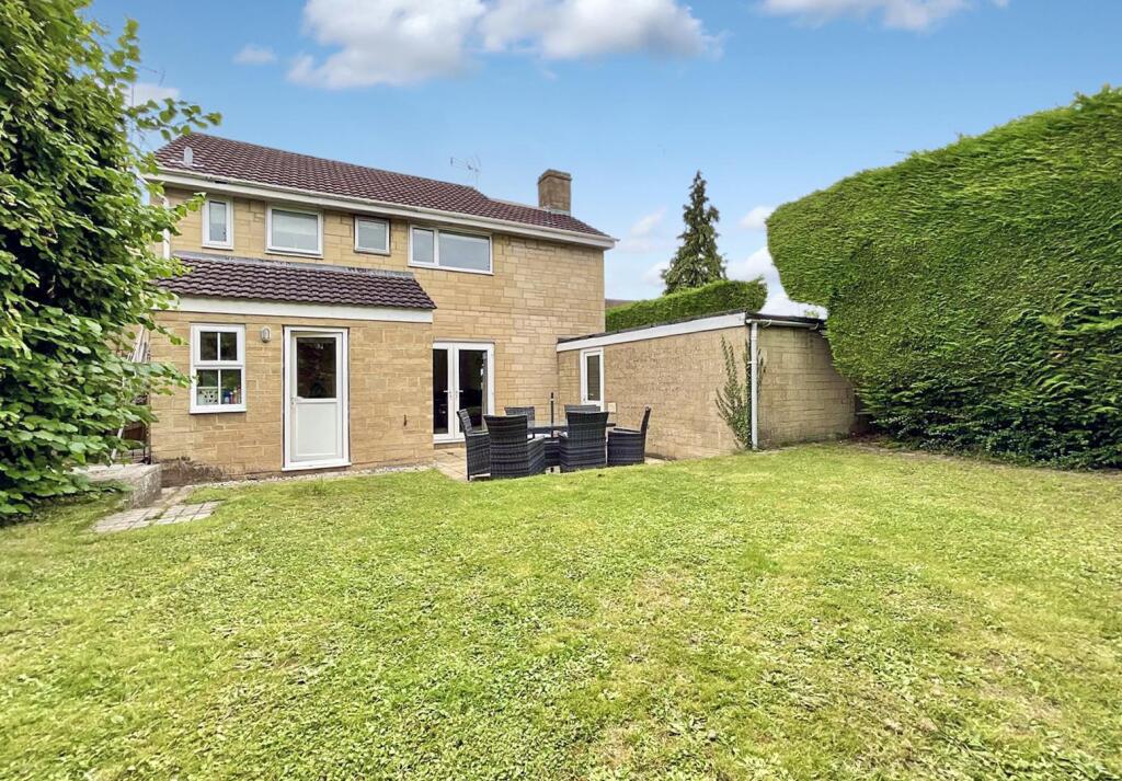 4-bed detached on Stratton, Cirencester, £465,000