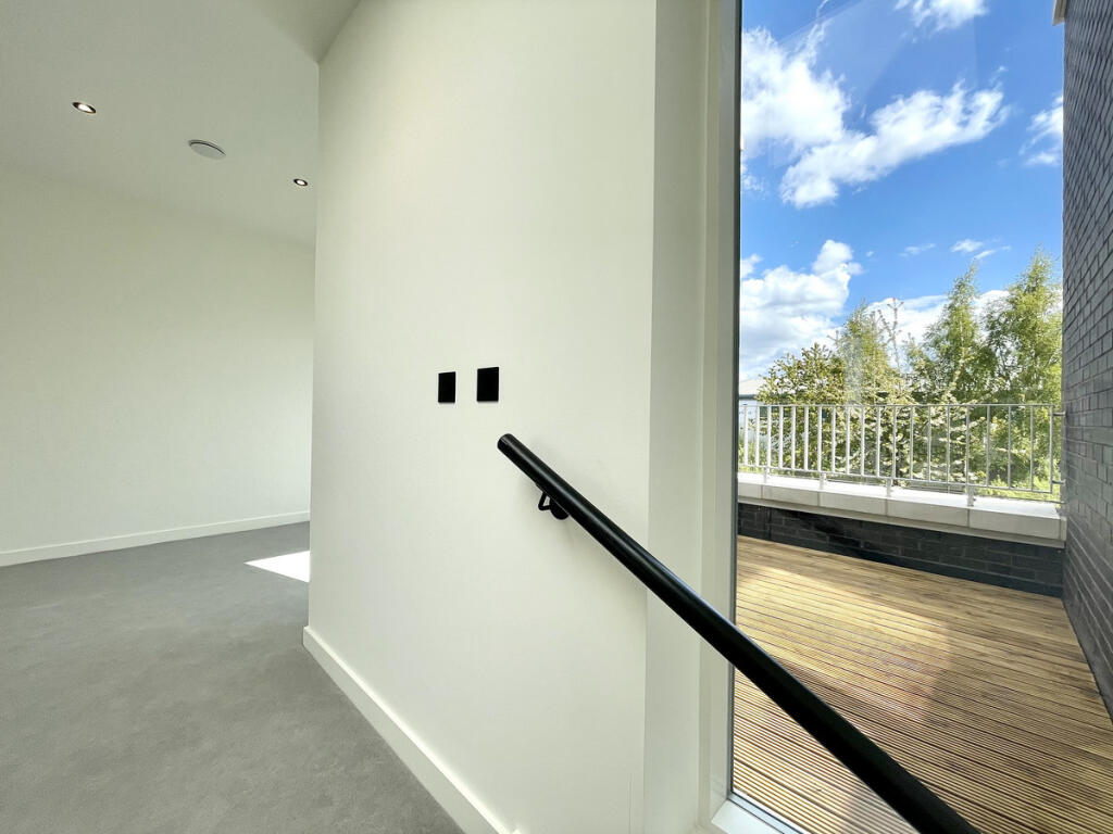 Additional image 6 of South Loop Square, Birmingham, B16