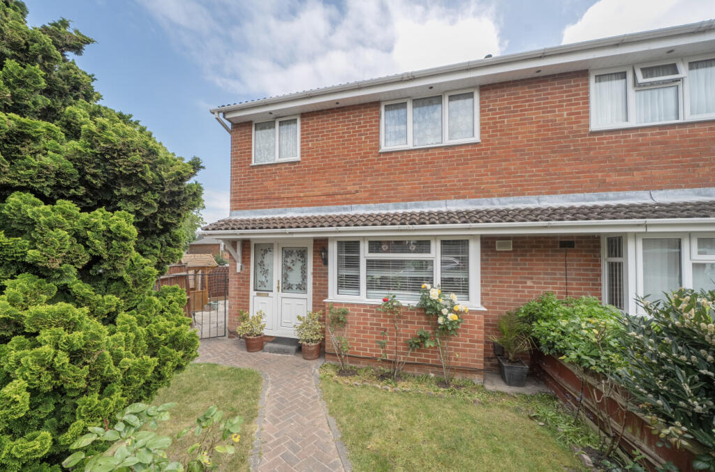 Main image of property: Regents Park Gardens, Regents Park, Southampton, Hampshire, SO15