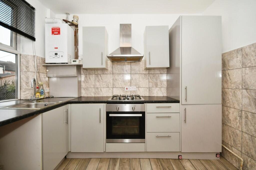 22 Nelson Street photo 2