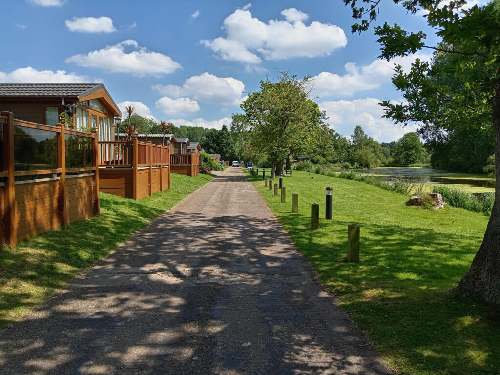 Norwich, Norfolk, NR10 photo 2