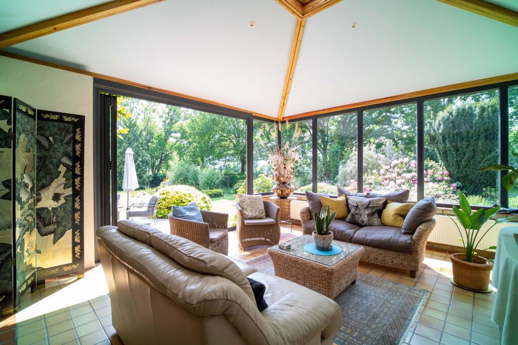 Wellingtonia Avenue, Crowthorne, RG45 photo 4