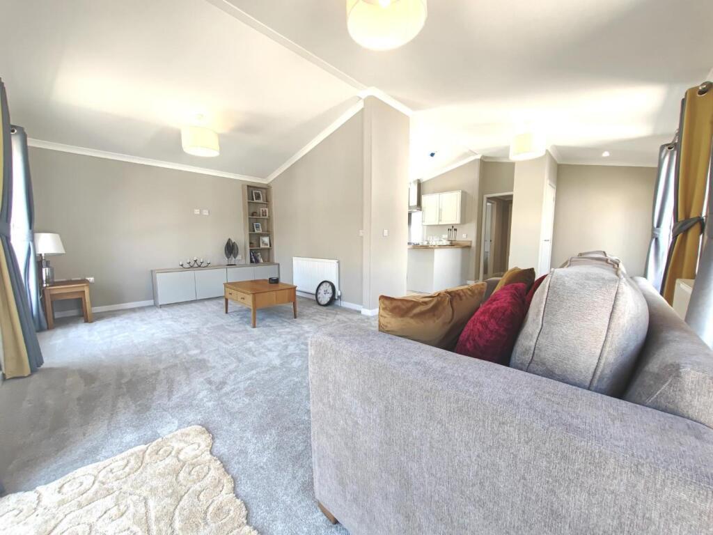 House in Wokingham - View 5