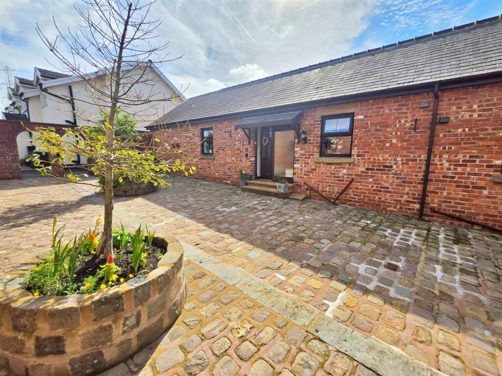 House in Wyre, Highcross - View 2