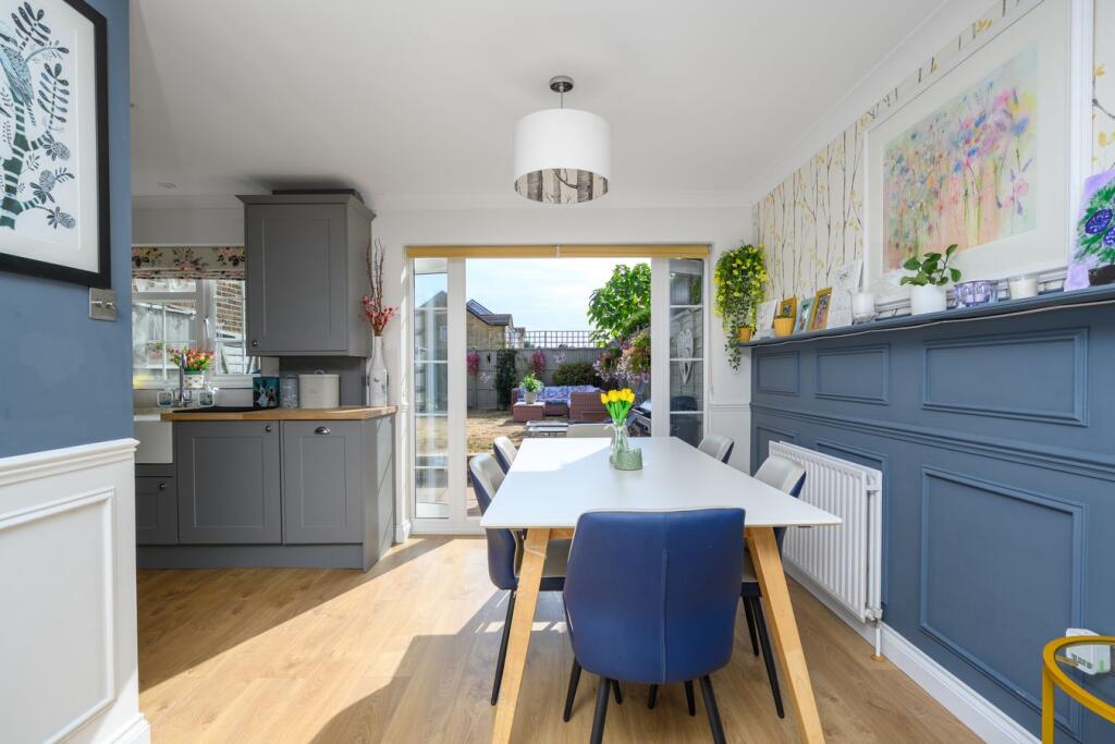 House in Walton-on-Thames, Surrey - View 4