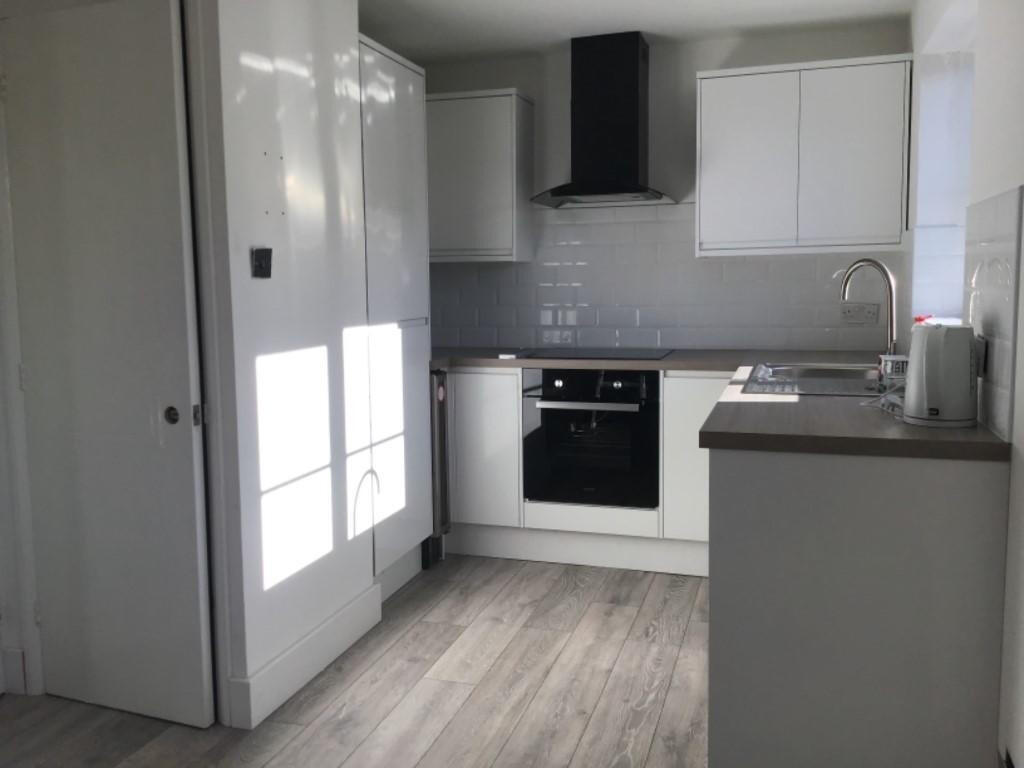 1 bedroom flat at Thurlow Close, London, E4 — photo 3
