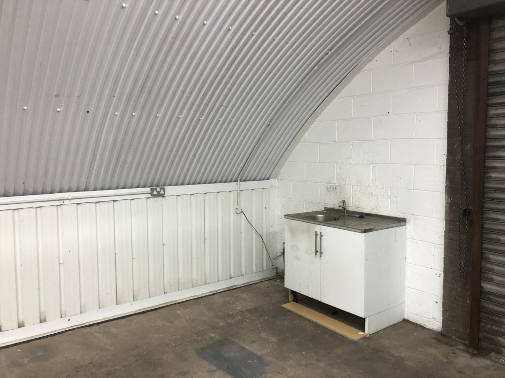 An empty arch with white lining