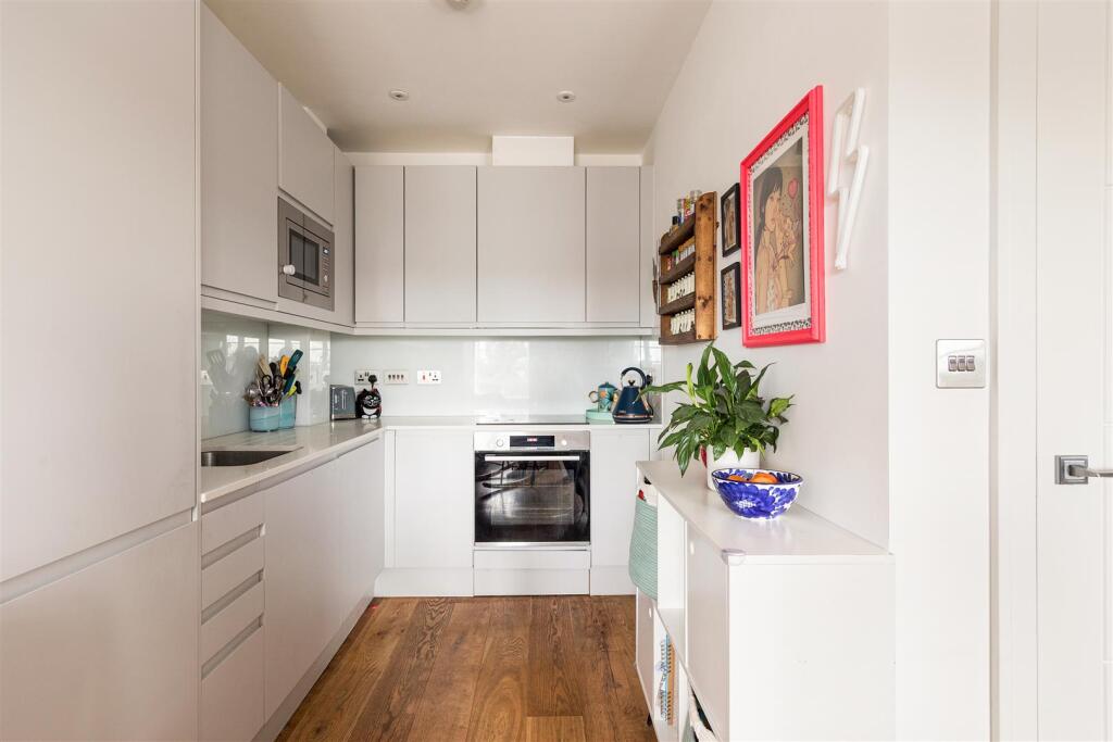 Apartment in London - View 4