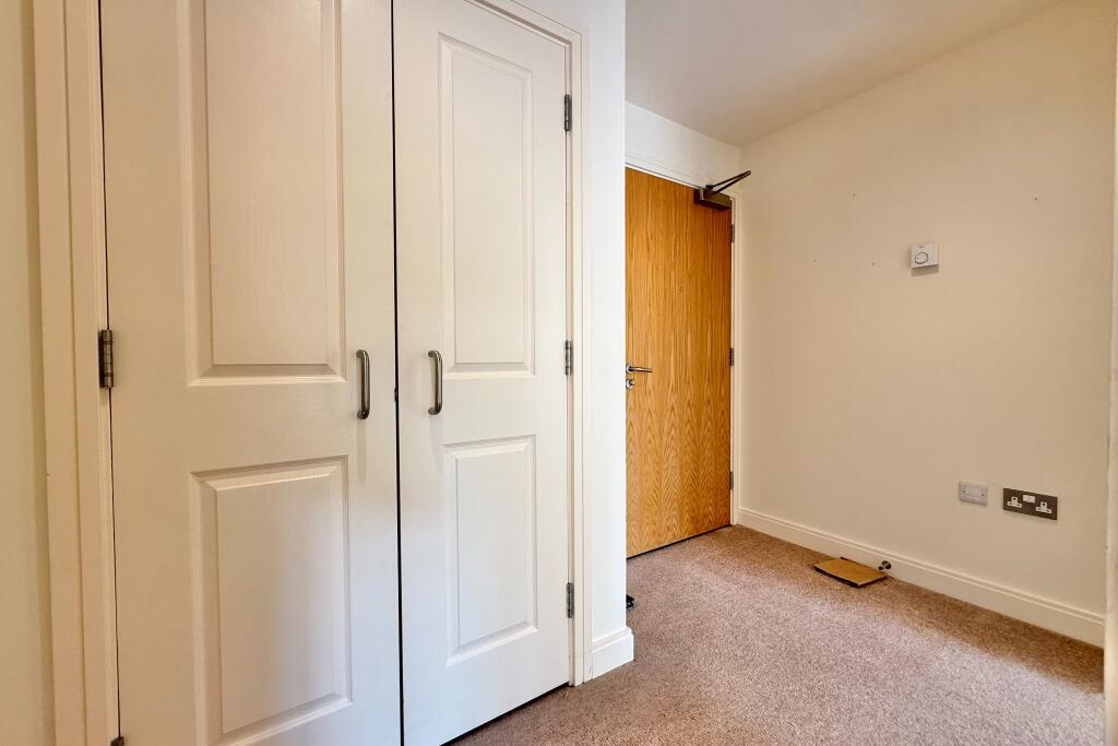 Apartment in Southampton - View 4