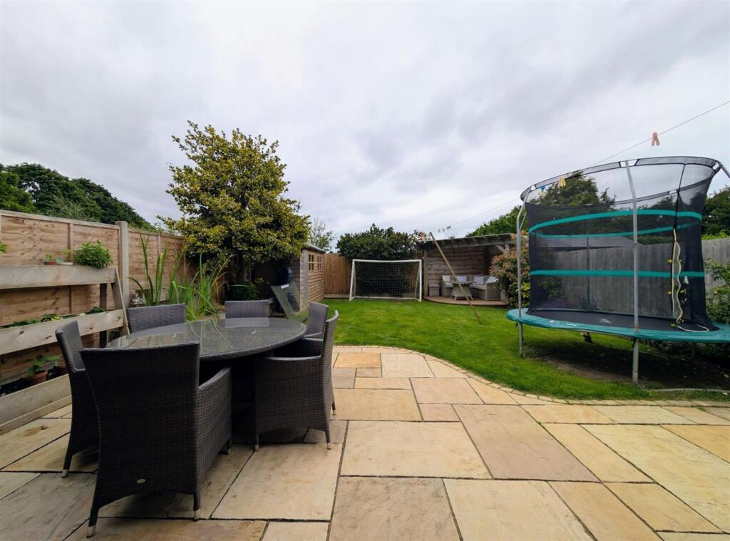 Awdry Way, Tuffley, Gloucester photo 3