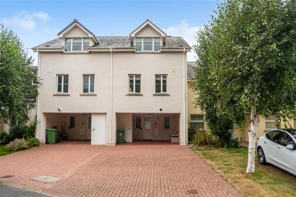 Main image of property: Ffordd Heulyn, Y Felinheli, Gwynedd, LL56