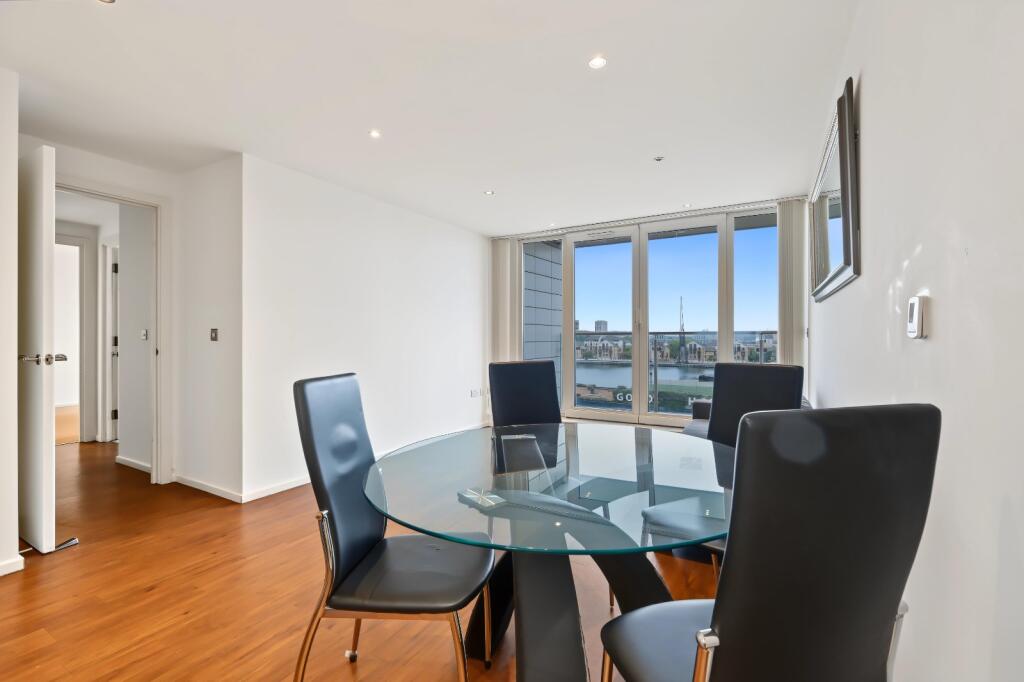 Apartment in London, Custom House, Canning Town - View 3