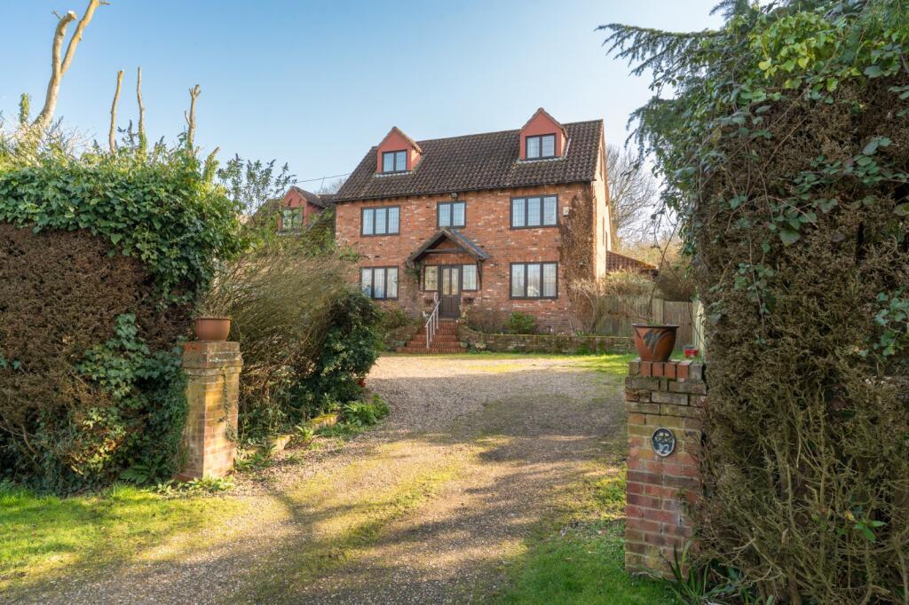 Main image of property: The Lane, West Mersea, Colchester, Essex, CO5