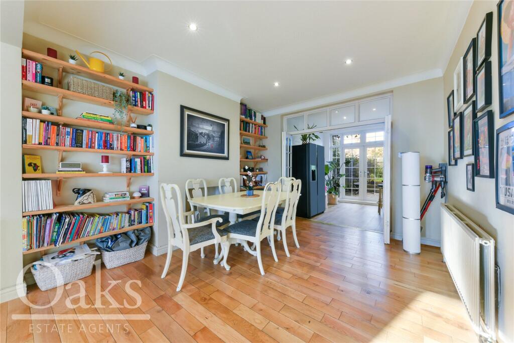 House in London - View 2