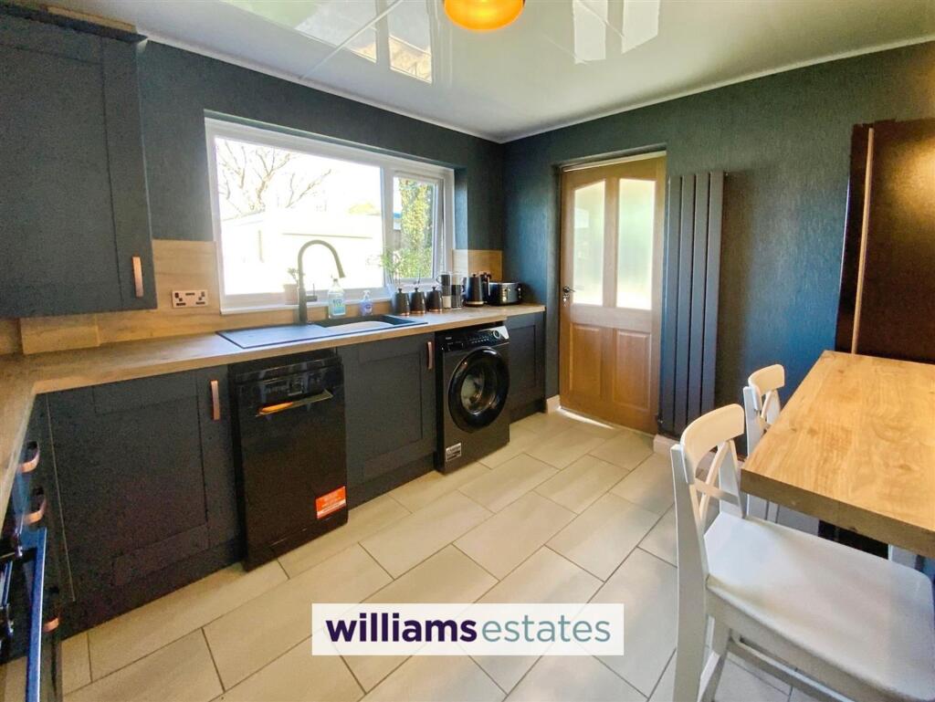 Chichester Drive, Prestatyn, LL19 photo 2