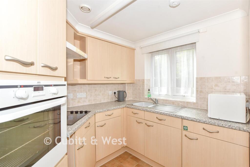 Apartment in Portsmouth - View 4