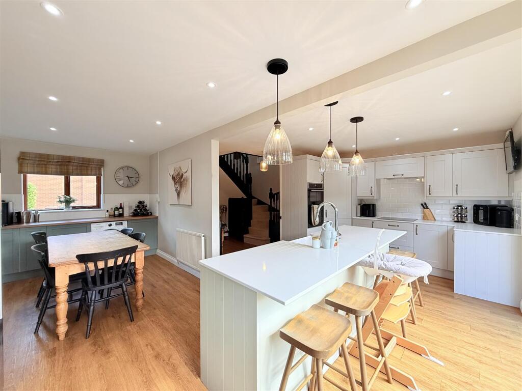 Millfield Drive, Buxhall photo 2