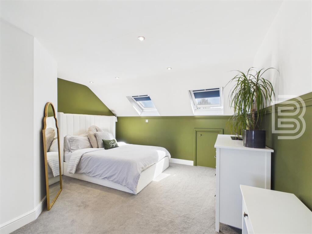 House in Rugby, Warwickshire - View 4