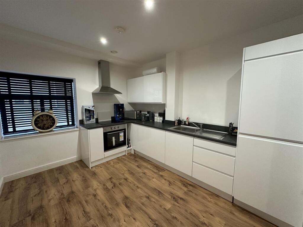 Main image of property: Lee Street, Stockpot