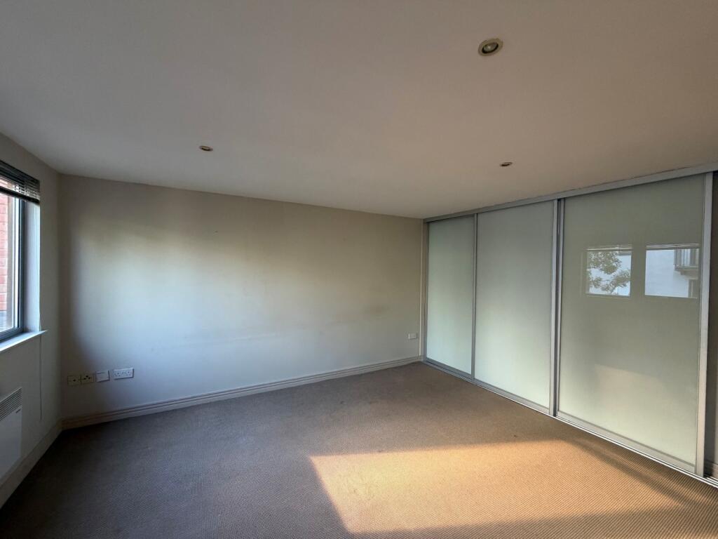 Apartment in Birmingham, Ladywood - View 4