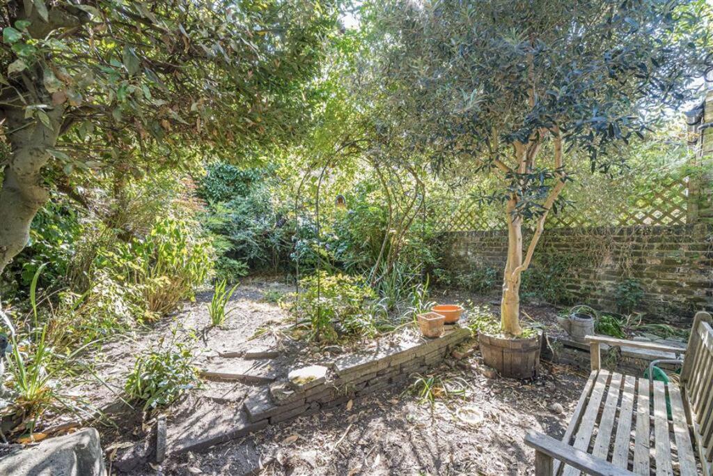 House in London - View 4