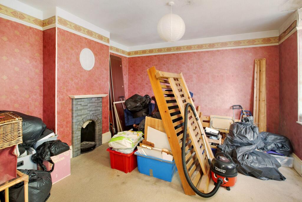 House in Teignbridge, Teignmouth - More