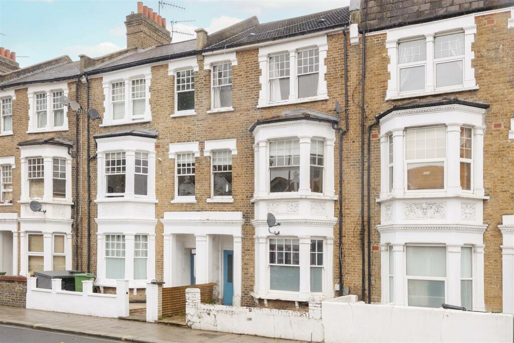 Fulham Palace Road, London photo 2
