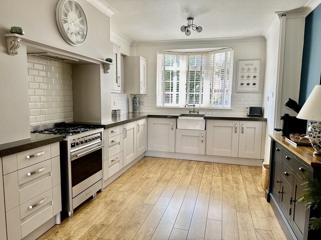 House in Doncaster, Armthorpe - View 3