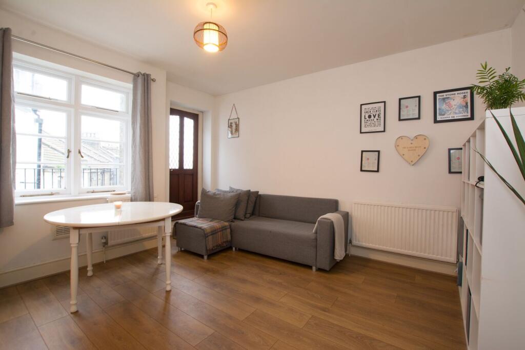 Apartment in London, Canning Town - View 2