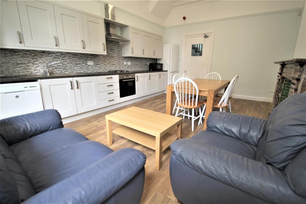 House in Leeds - View 4