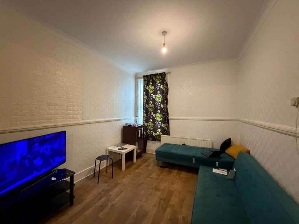 House in London, Little Ilford - View 4